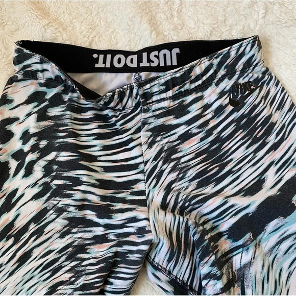 Nike Leg-A-See Windblur Leggings - Picture 5 of 12